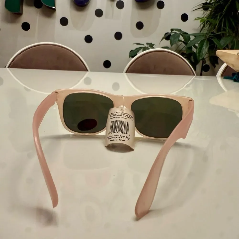 True Vintage Deadstock 80s 90s Pink Frosted Color Changing Wayfarer Sunglasses